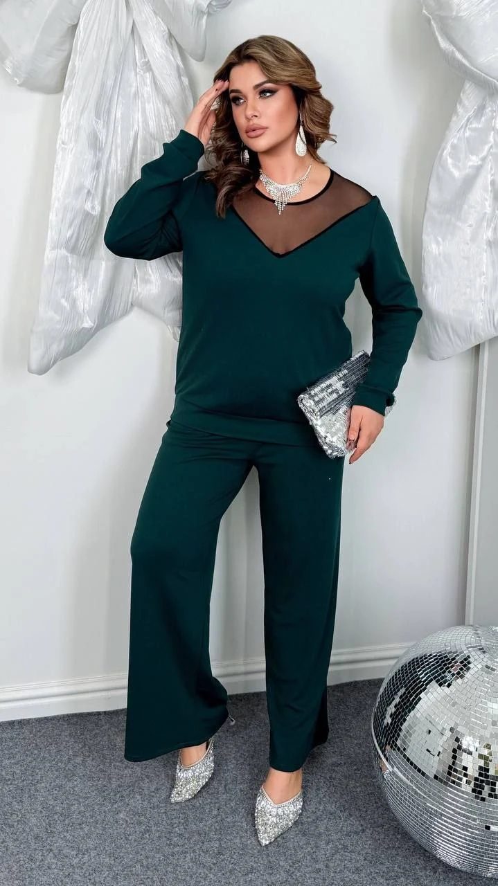 Стильный теплый костюм