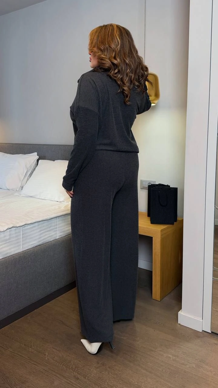 Теплый стильный костюм