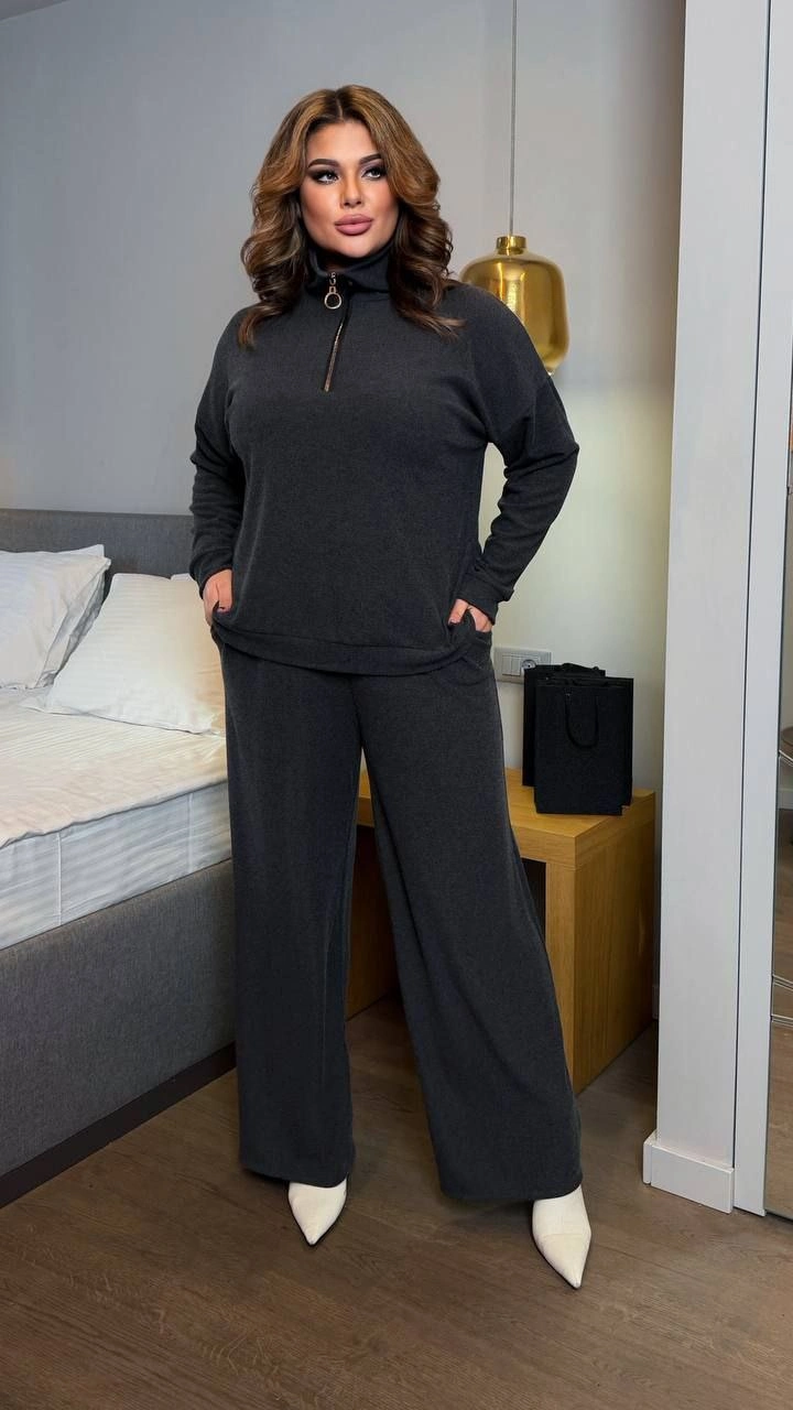 Теплый стильный костюм